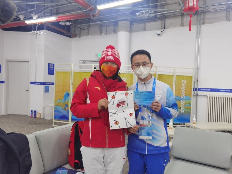 摩納哥親王、薩馬蘭奇為他們點贊！冬奧頒獎廣場上這些身影值得銘記