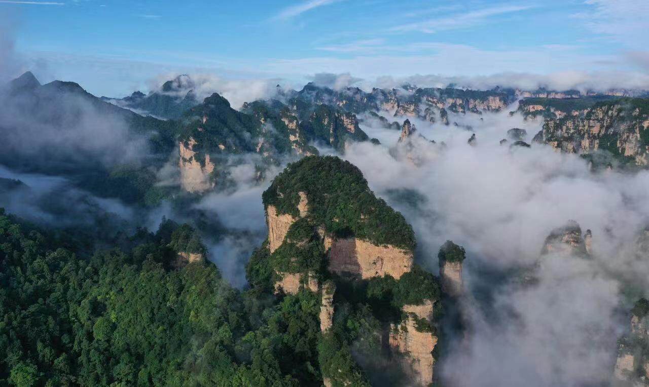 這個秋天，赴一場峰林與云海相擁的浪漫