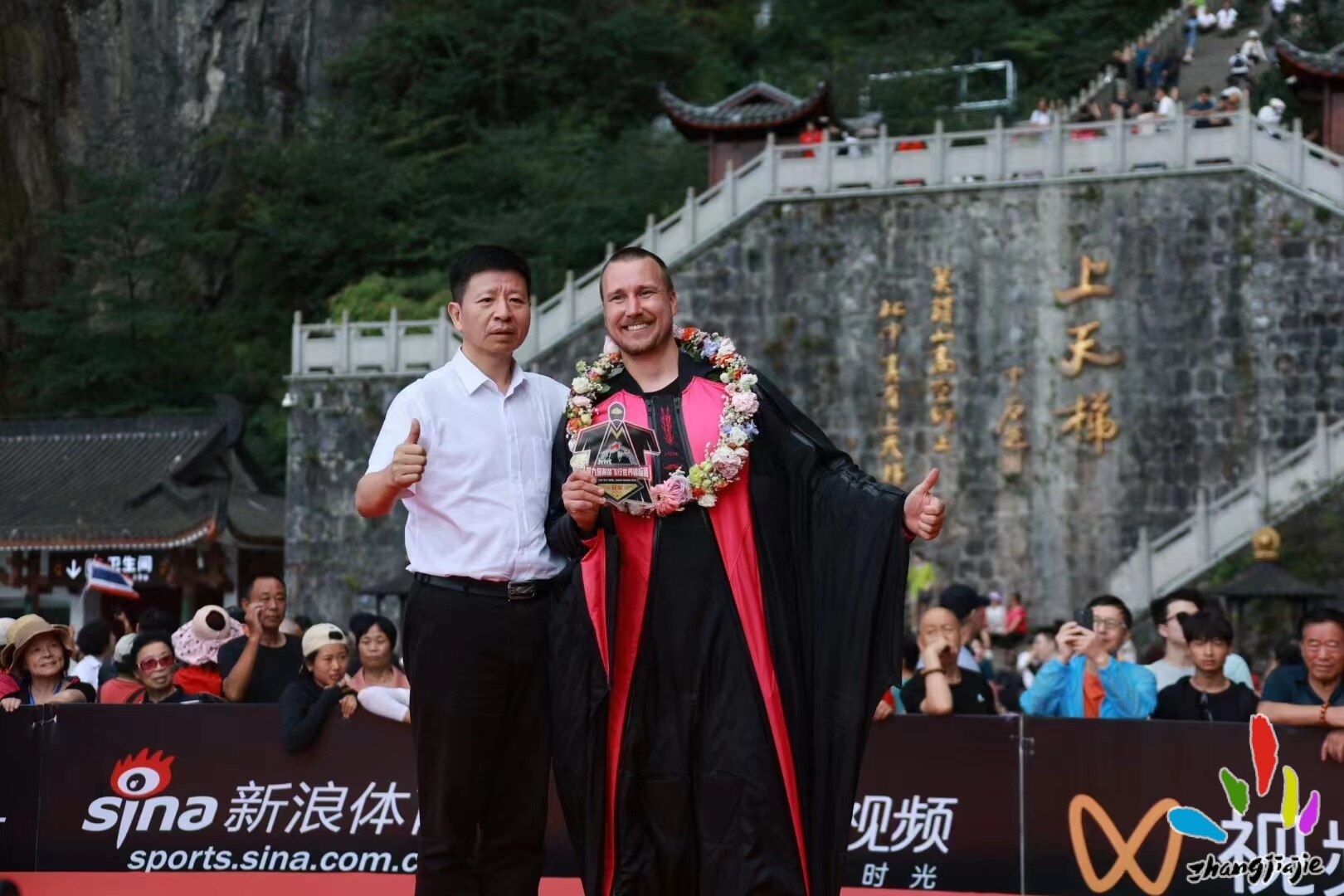 市委副書記、市長王洪斌為冠軍頒獎(jiǎng)。韓遠(yuǎn)謀 攝