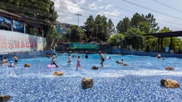 張家界萬福溫泉夏季歡樂水世界開園啦！